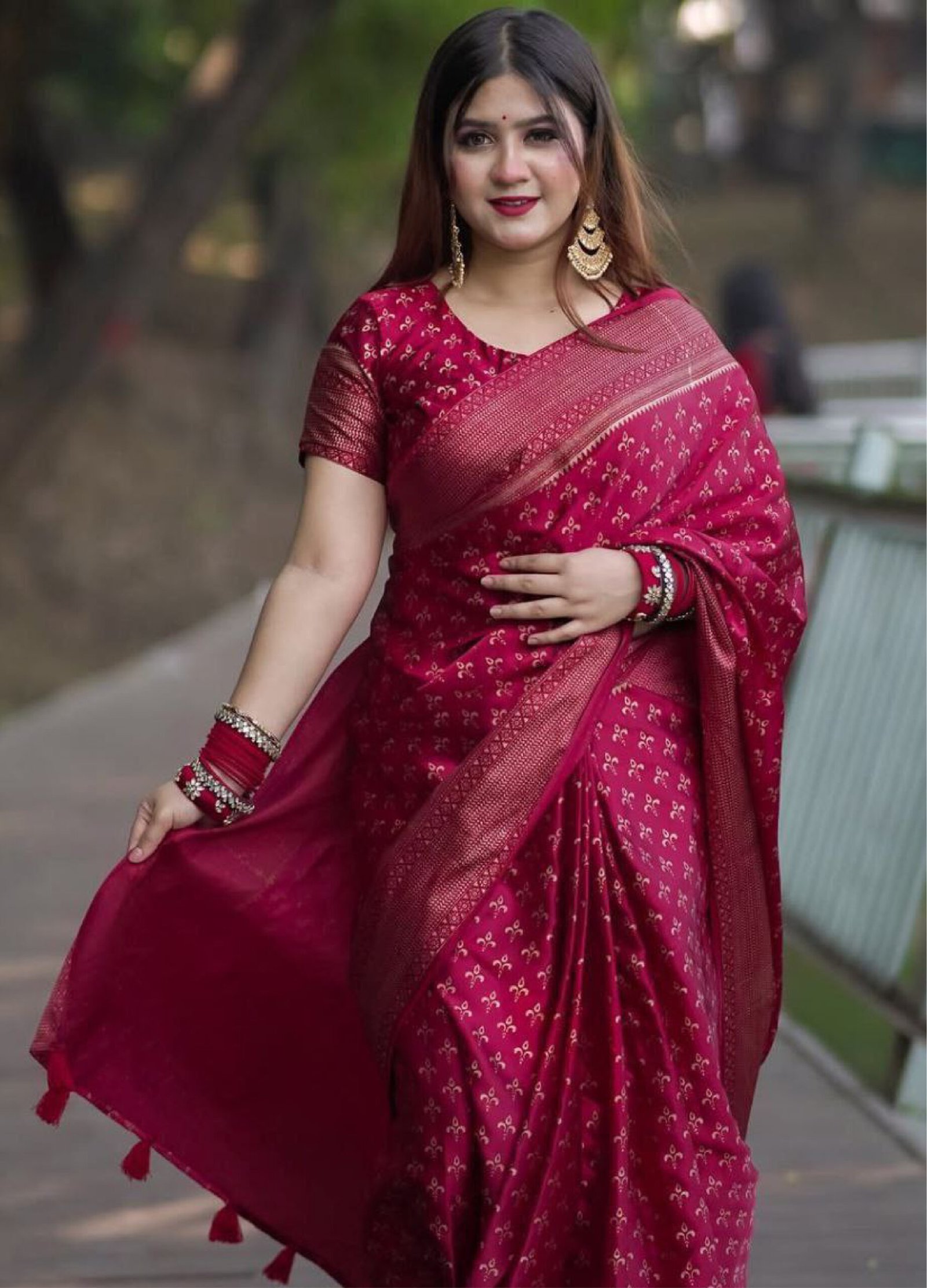 প্রিমিয়াম জাপানি সিল্ক শাড়ী + ম্যাচিং ব্লাউজ পিচ (code-01)