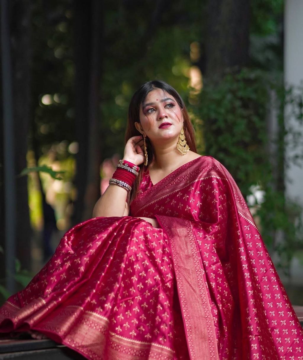 প্রিমিয়াম জাপানি সিল্ক শাড়ী + ম্যাচিং ব্লাউজ পিচ (code-01) - Image 5