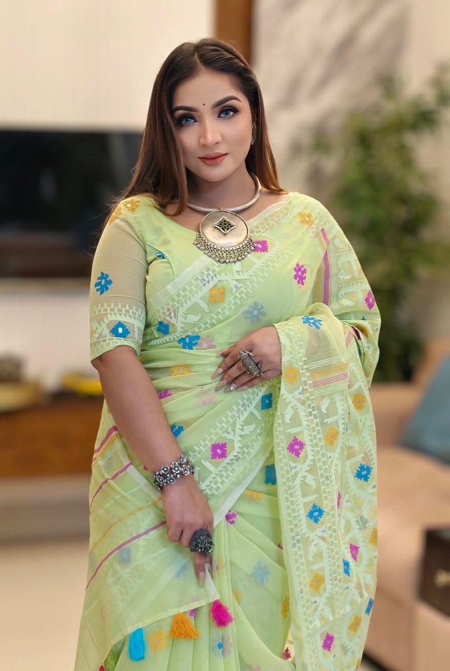 প্রিমিয়াম কোয়ালিটির জামদানী মোটিভ হাফ সিল্ক স্কিন প্রিন্ট শাড়ি + ব্লাউজ পিচ সহ (code-39) - Image 6