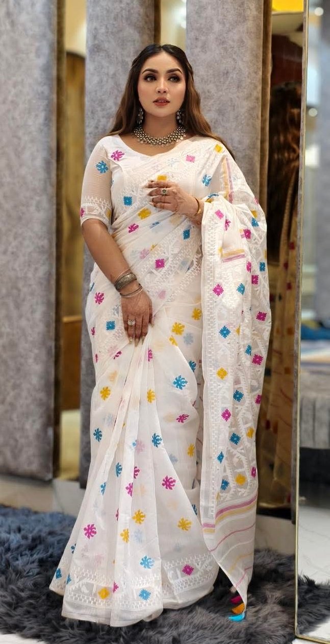 প্রিমিয়াম কোয়ালিটির জামদানী মোটিভ হাফ সিল্ক স্কিন প্রিন্ট শাড়ি + ব্লাউজ পিচ সহ (code-39) - Image 3