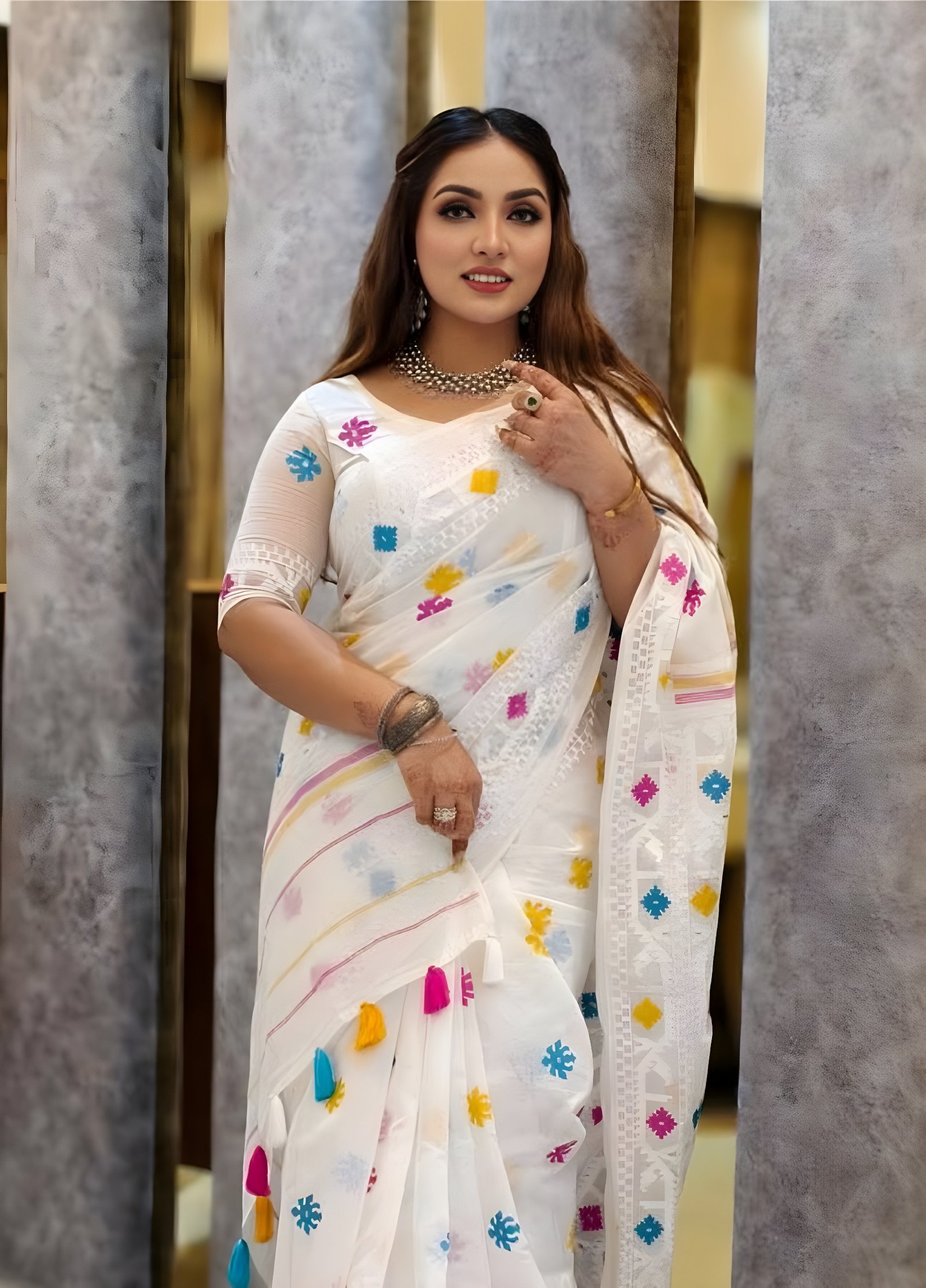 প্রিমিয়াম কোয়ালিটির জামদানী মোটিভ হাফ সিল্ক স্কিন প্রিন্ট শাড়ি + ব্লাউজ পিচ সহ (code-39)